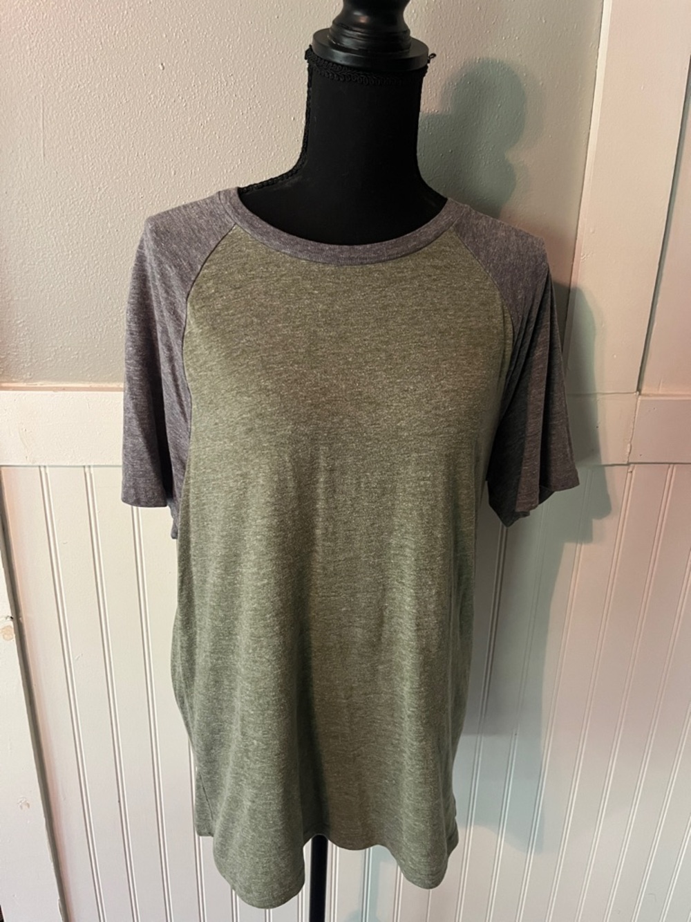 Sonoma Gray/Green Raglan Short Sleeve Shirt